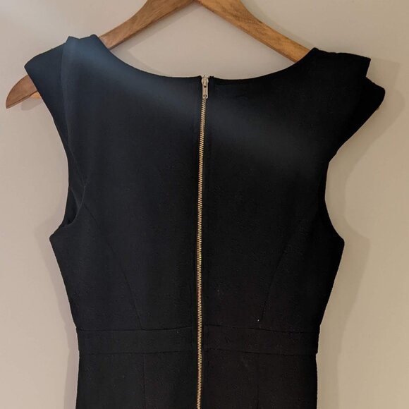 Lulu's Dress - Picture 3 of 4